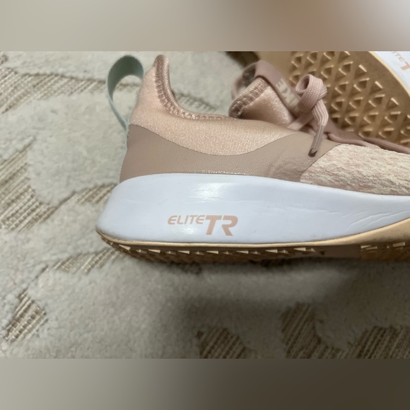 Nike Women's Foundation Elite Training Shoe Beige/Guava Ice- size 7 - Picture 6 of 7